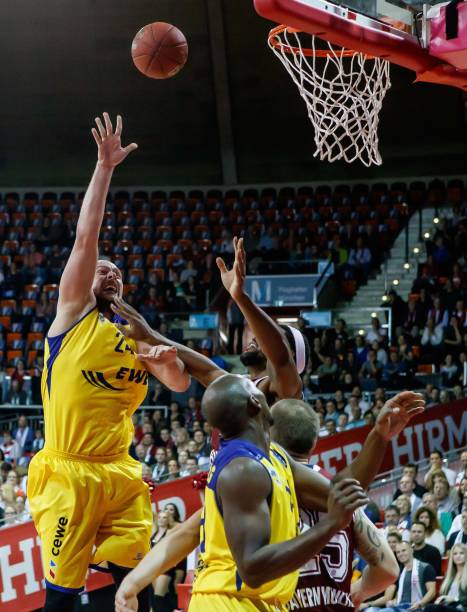 以遏制沙特 以遏制沙特