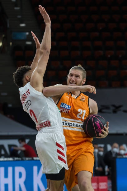 互相竞争的 互相竞争的