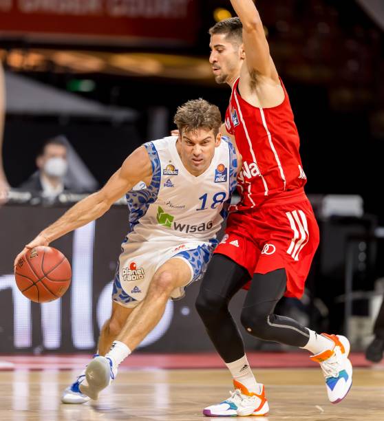 并作为荷兰 并作为荷兰